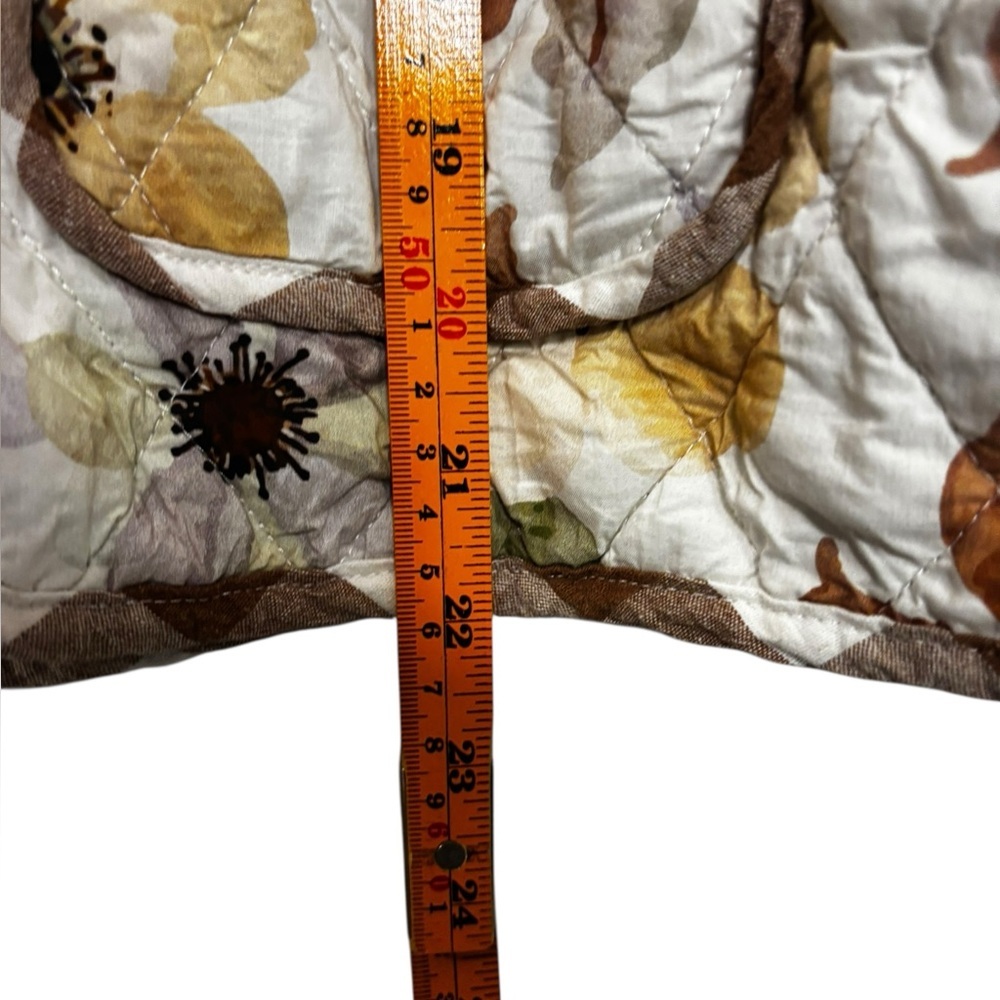 Entro Floral Print Quilted Jacket Size Medium Tie Front Patch Pockets Feminine - Picture 10 of 10